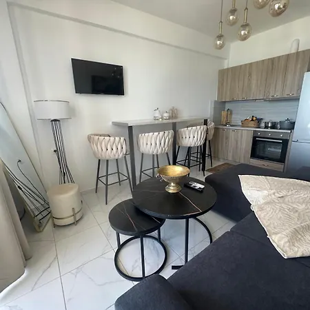 Stella & Eleni With Shared Pool & Open View Apartment