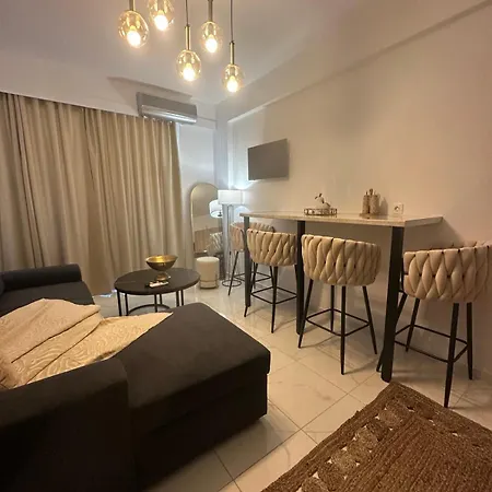 Stella & Eleni With Shared Pool & Open View Apartment *